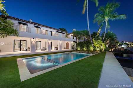 5401 Pine Tree Dr Miami Beach, FL 33140