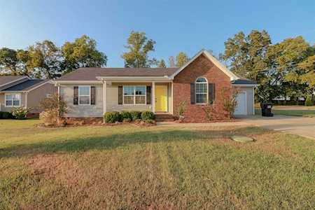 102 Aretha Ct Murfreesboro, TN 37128