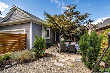 387 Mccarren Avenue Kelowna, BC V1W4W3