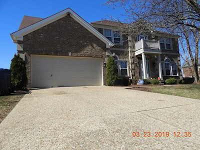 3702 Wynbrooke Cir Louisville, KY 40241