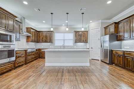 8253 Laflin Lane Dallas, TX 75231