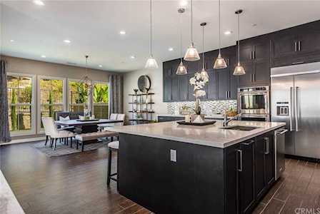 285 Pinnacle Drive Lake Forest, CA 92630