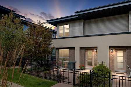 31 Aspen Hills Common SW Calgary, AB T3H 0R7