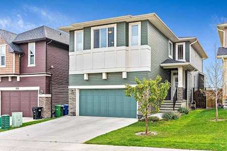 153 Evansglen Drive NW Calgary, AB T3P 0P5