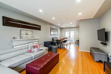 6475 Burns Street Burnaby, BC V5E 1T3