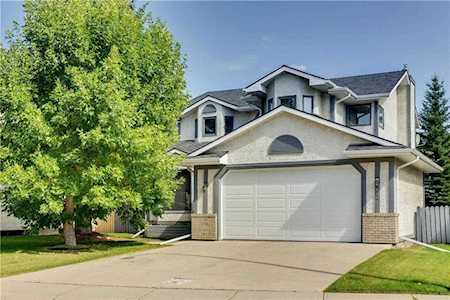 82 Scenic Park Crescent NW Calgary, AB T3L 1R6