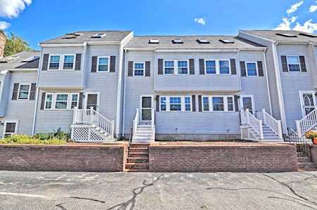 25 W Bulfinch St #10 North Attleboro, MA 02760