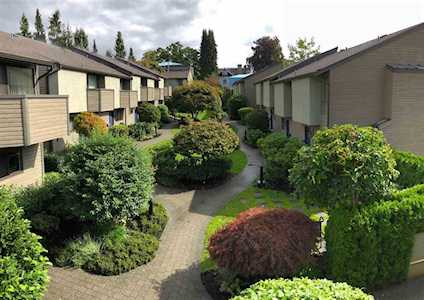 220 E 11th Street #3 North Vancouver, BC V7L 2G7