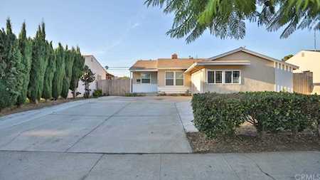 1645 W Wisteria Place Santa Ana, CA 92703