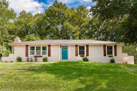 7805 NW Bosch Ln Parkville, MO 64152