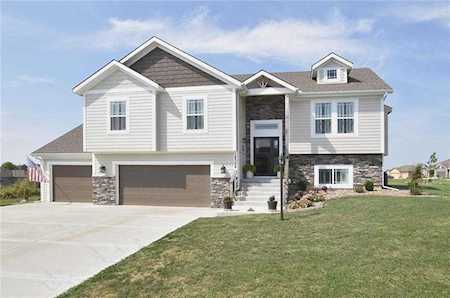18308 Rock Creek Dr Smithville, MO 64089