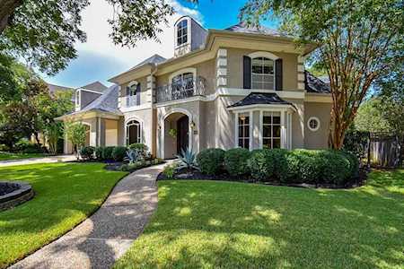 19 Schubach Dr Sugar Land, TX 77479