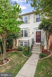 132 Shirley Square SE Leesburg, VA 20175