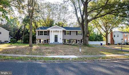 602 Foxcroft Dr Cinnaminson, NJ 08077