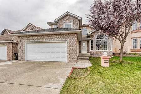 242 Hamptons Square NW Calgary, AB T3A 5L1