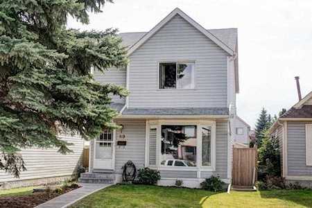 89 Queen Anne Close SE Calgary, AB T2J 6E4