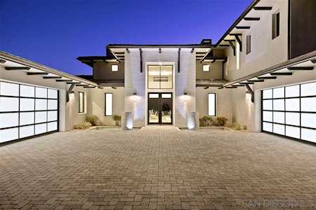 8108 Via Luna Rancho Santa Fe, CA 92067
