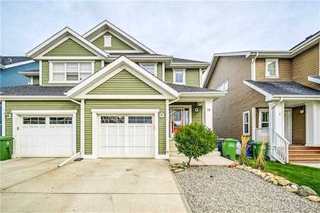 10 River Heights Crescent Cochrane, AB T4C 0J3