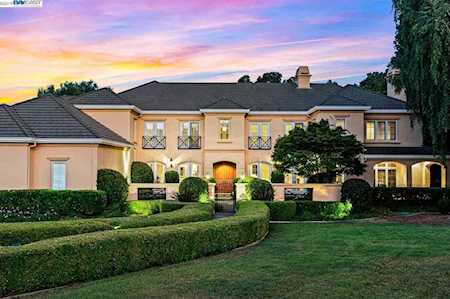 1527 Honey Suckle Ct Pleasanton, CA 94588