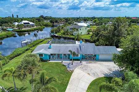1055 E 2Nd Street Englewood, FL 34223