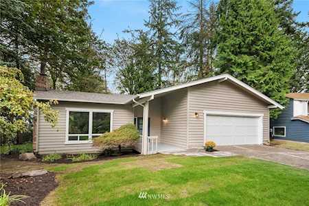 15916 SE 47th Ct Bellevue, WA 98006