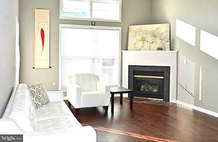 3810 Lightfoot St #408 Chantilly, VA 20151