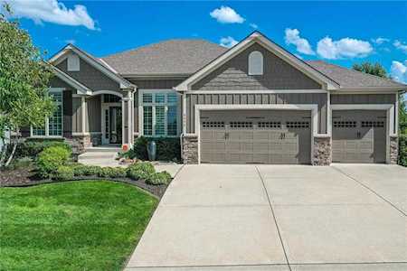 1111 Dunvegan Ln Raymore, MO 64078