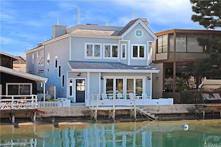 320 Grand Canal Newport Beach, CA 92662