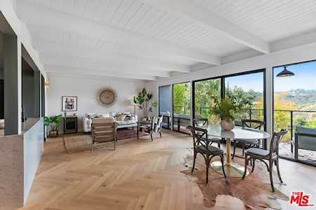 7900 Willow Glen Road Los Angeles, CA 90046