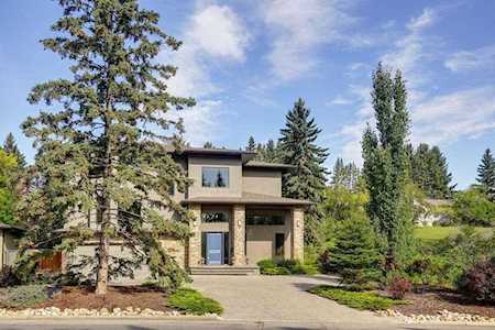 1020 Premier Way SW Calgary, AB T2T 1L5