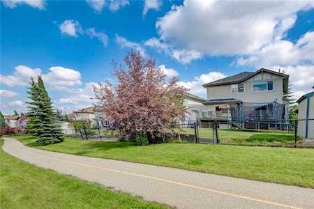 262 Panamount Court NW Calgary, AB T3K 5S2