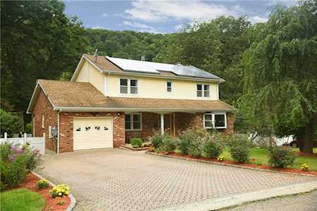 323 Tuxedo Place Mount Pleasant, NY 10532