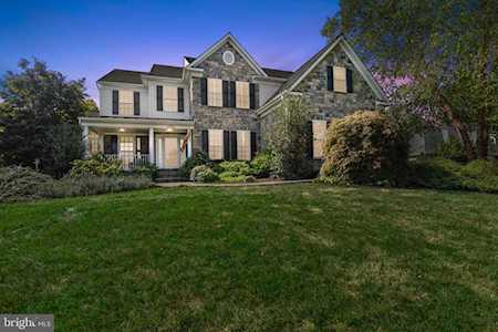 1221 Admiral Zumwalt Ln Herndon, VA 20170