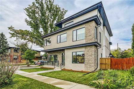 401 7A Street NE Calgary, AB T2E 4G1