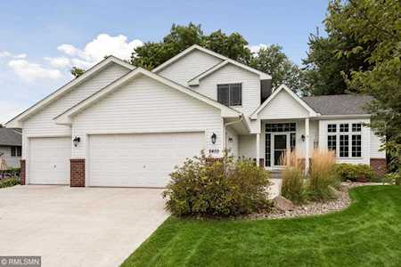 8459 Woodland Curve Saint Bonifacius, MN 55375