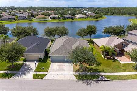 2276 Holly Pine Circle Orlando, FL 32820