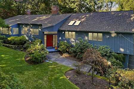 18 Clubhouse Lane Wayland, MA 01778