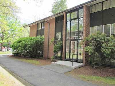 1 Longwood Dr #4 Andover, MA 01810