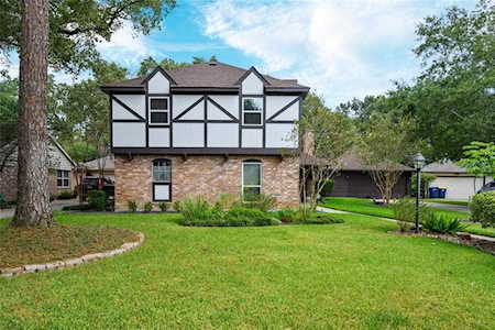 8106 Roebourne Ln Houston, TX 77070