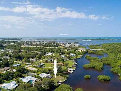 2060 Oyster Creek Drive Englewood, FL 34224