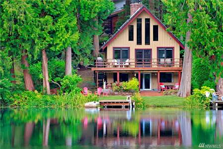 Lake Mcdonald Waterfront Homes in Renton, WA (Local Waterfront Specialists)