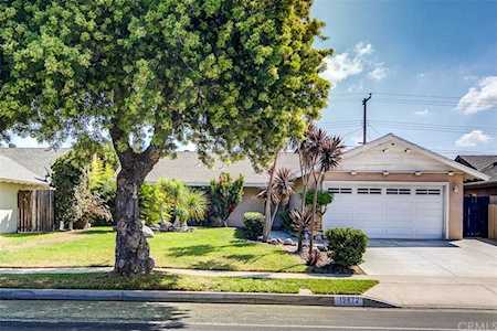 19872 Ranger Lane Huntington Beach, CA 92646