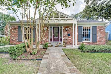 701 W 32nd St Houston, TX 77018