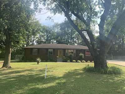 128 Colonial Dr Hendersonville, TN 37075
