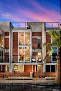 3009 Via Malaga Newport Beach, CA 92663