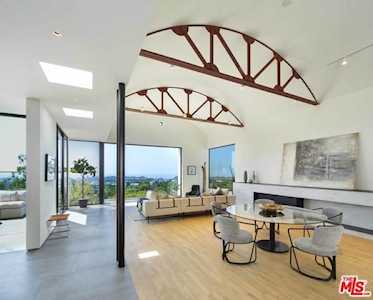 1329 Goucher Street Pacific Palisades, CA 90272