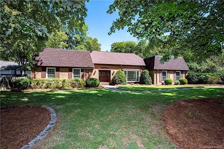 7100 Lancer Dr Charlotte, NC 28226