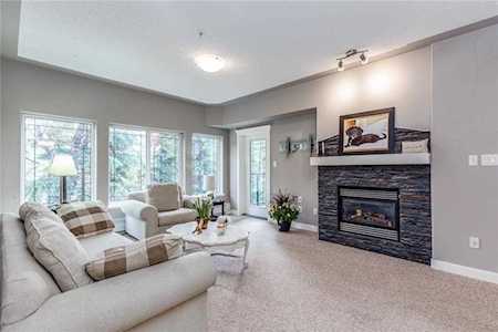 20 Discovery Ridge Close SW #315 Calgary, AB T3H 5X4
