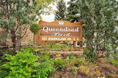 123 Queensland Drive SE #118 Calgary, AB T2J 5J4