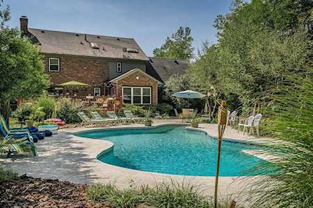 308 Lake Forest Pkwy Louisville, KY 40245